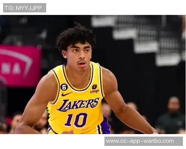 克里斯蒂全力以赴砍下25分三分球表现惊艳全场助力球队奋战