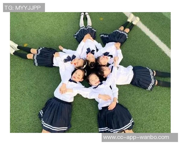 贝林厄姆为女友庆生晒甜蜜合照祝福生日快乐引发热议