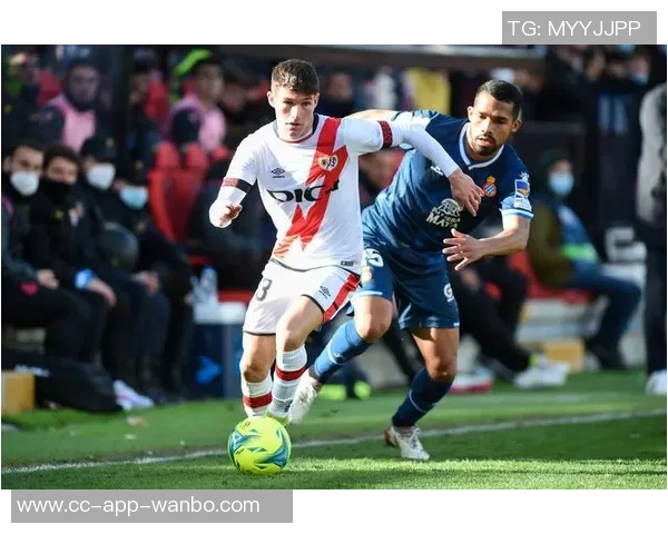 西甲赛季分析：黄潜主场强势反弹巴列卡诺有望保持不败状态